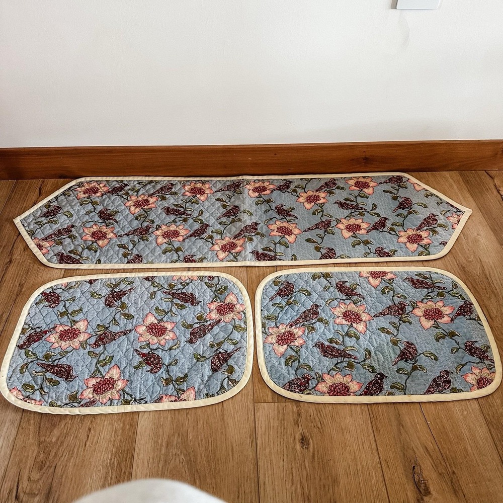 Vtg Quilted Table Reversible Table & Two Placemats Red‎ Blue Floral Birds Retro